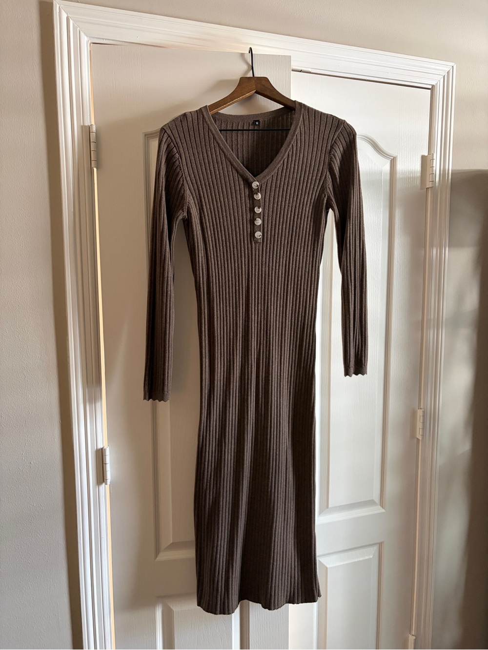 Ribbed V-Neck Long Sleeve Midi Dress - Brown